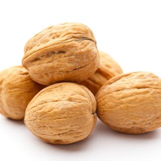 אגוז מלך בקליפה